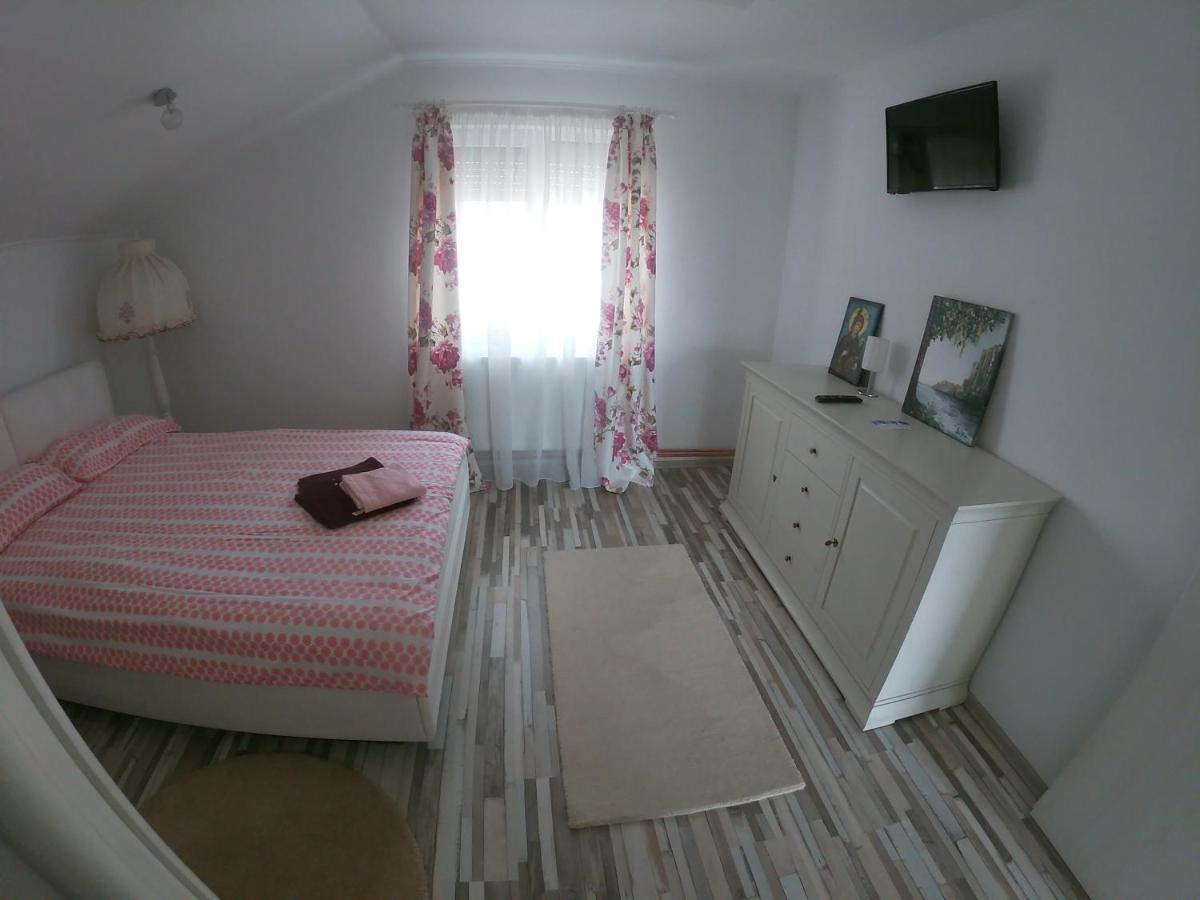 Casa Sannicolau Bed & Breakfast Sinnicolau Mare Exterior photo
